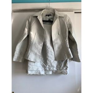 Albert Nipon • Women’s Skirt Suit